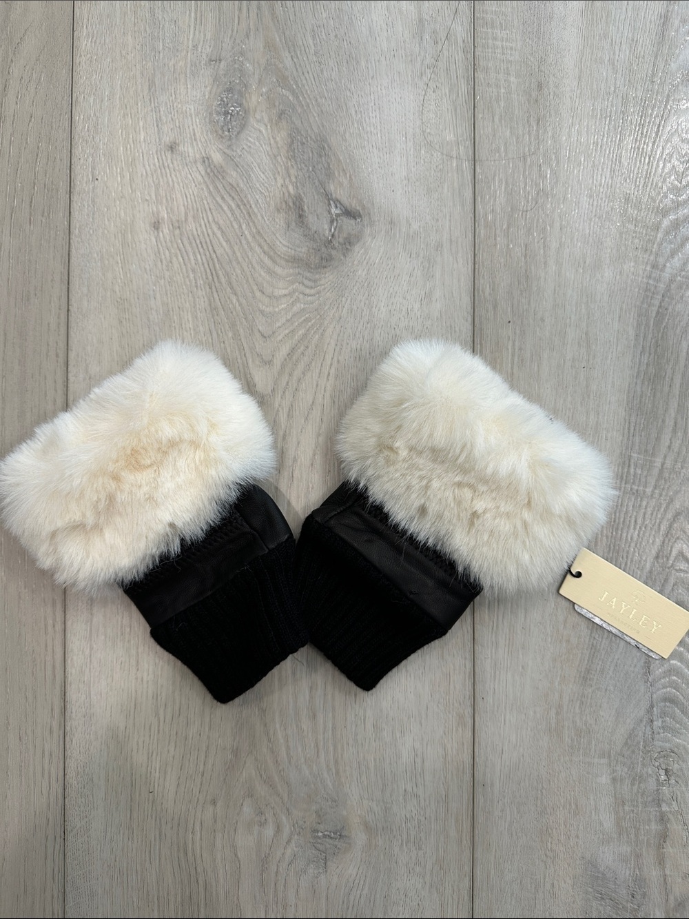 Jayley gloves with fur NWT